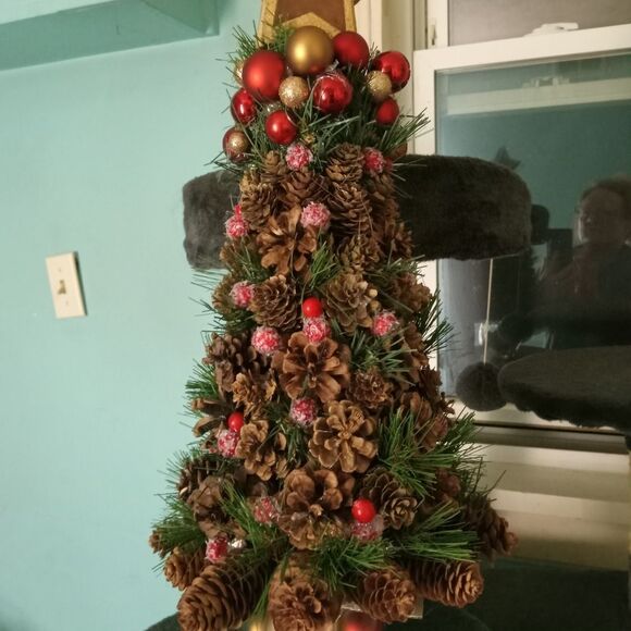 20" Natural Pine Cone (treated) Christmas Tree. CHRISTMAS ART. - Picture 5 of 11